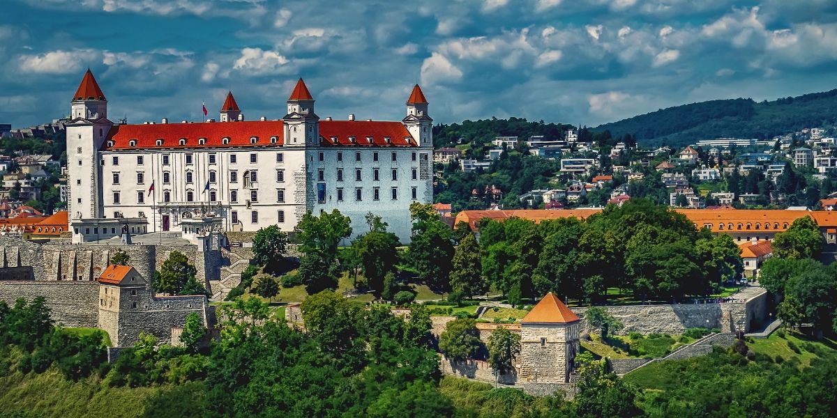 Slovak Republic: Parliament passes new VAT plan for small businesses