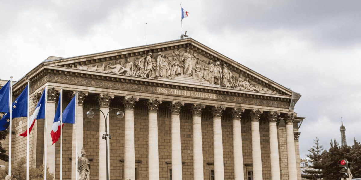 France: Government survives two no-confidence votes after pushing 2026 budget