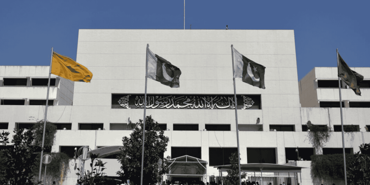 Pakistan: FBR extends 2025 income tax return deadline