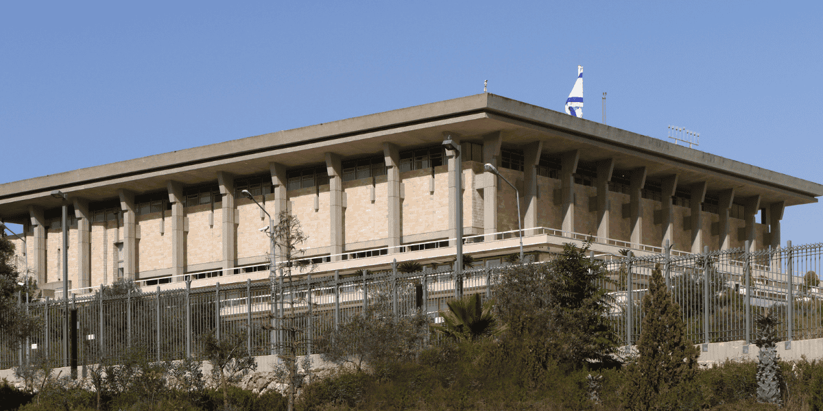 Israel: MoF to impose additional 15% tax on banks’ excess profits, approves higher tax-free import threshold